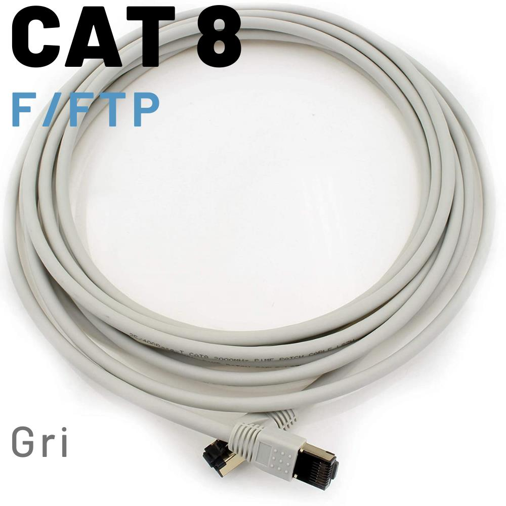 RJ45 konektörlü, sarılı gri CAT 8 F/FTP ağ kablosu.