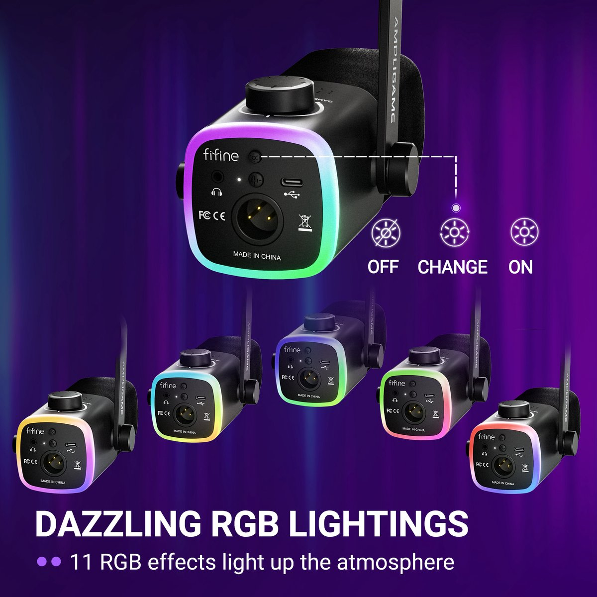 Plusieurs microphones noirs avec éclairage RVB sur fond violet.