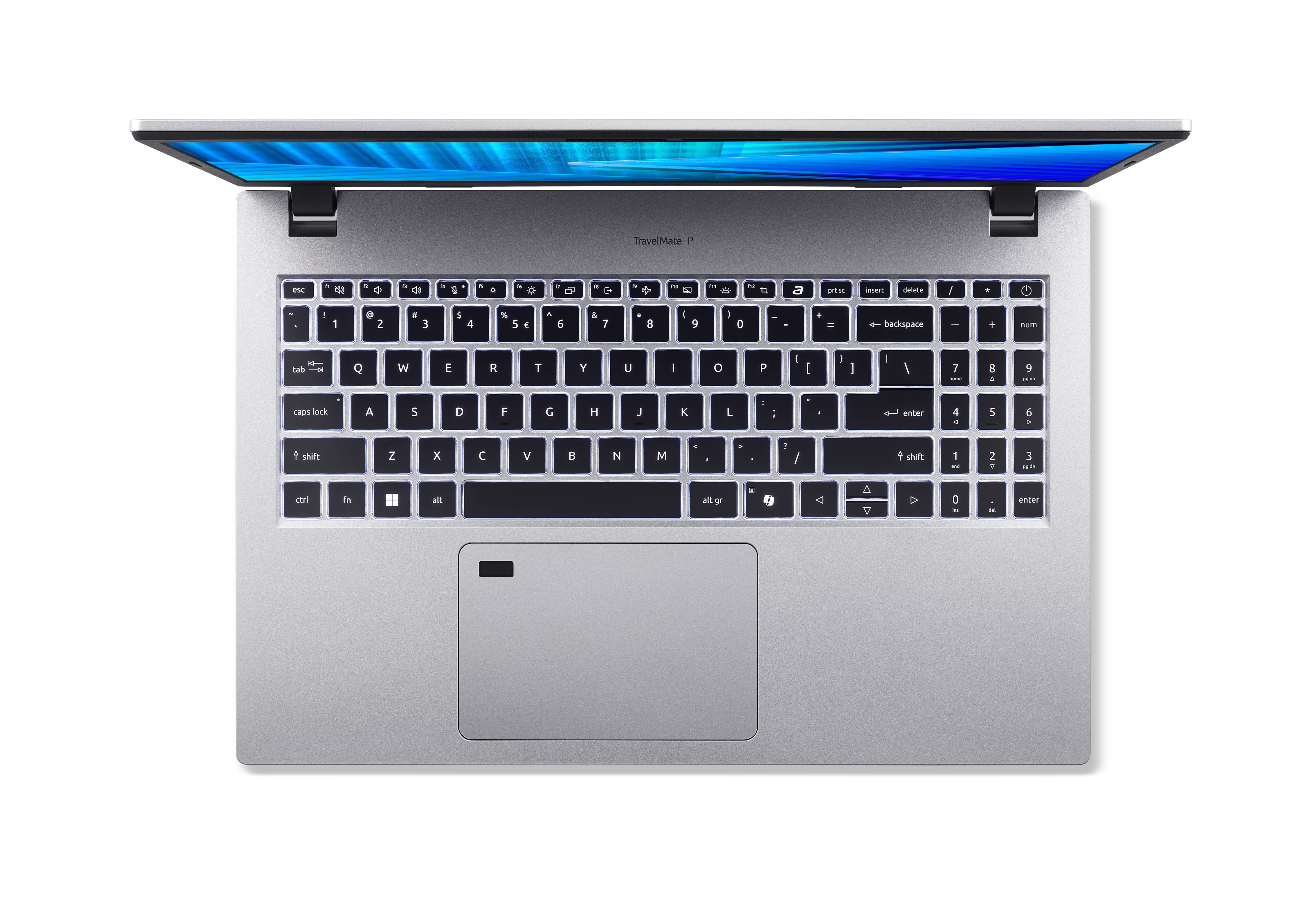 Un laptop argentato con il coperchio aperto e tastiera illuminata.