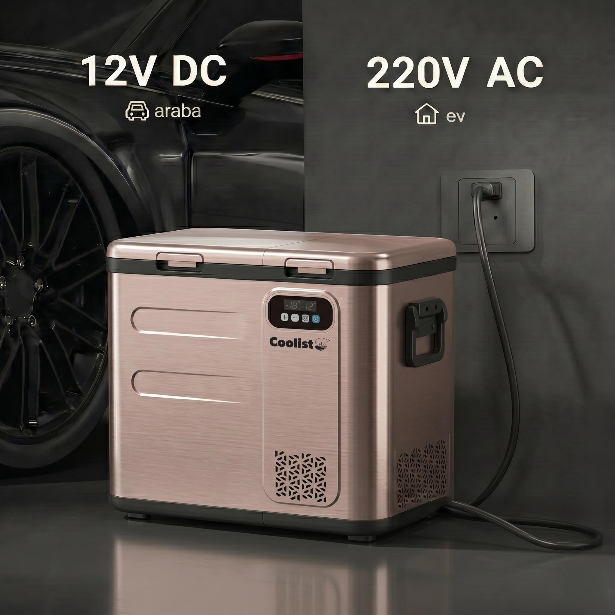 Araba ve priz yanında bronz renkli bir soğutucu, 12V DC ve 220V AC gösteriyor.