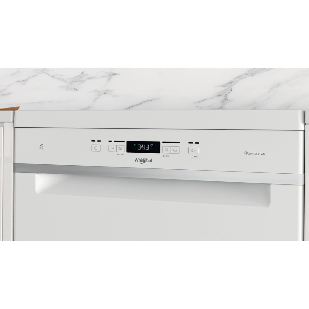 Witte vaatwasser met digitaal display waarop 3:43 wordt weergegeven.