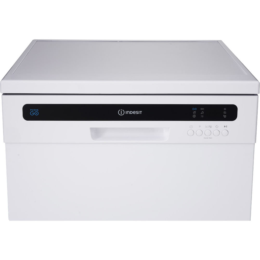 Una lavastoviglie Indesit bianca con pannello di controllo e pulsanti neri.