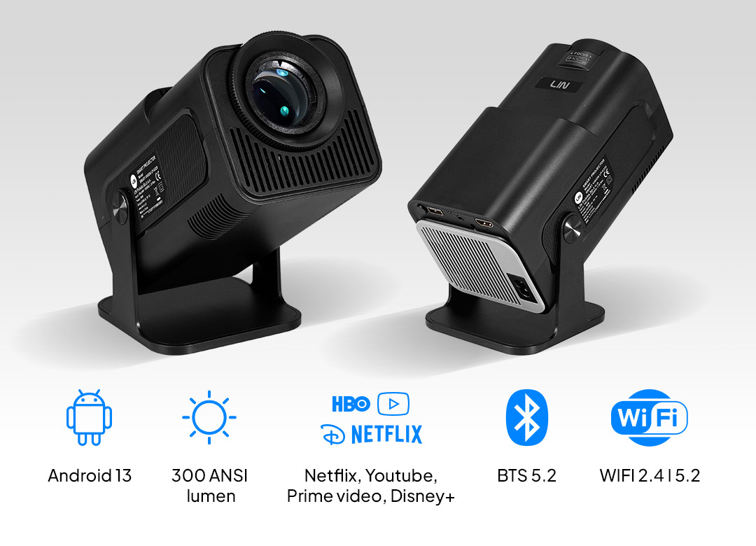 Dwa czarne projektory na stojakach z ikonami Android 13, 300 lumenów, streaming, Bluetooth i Wi-Fi.