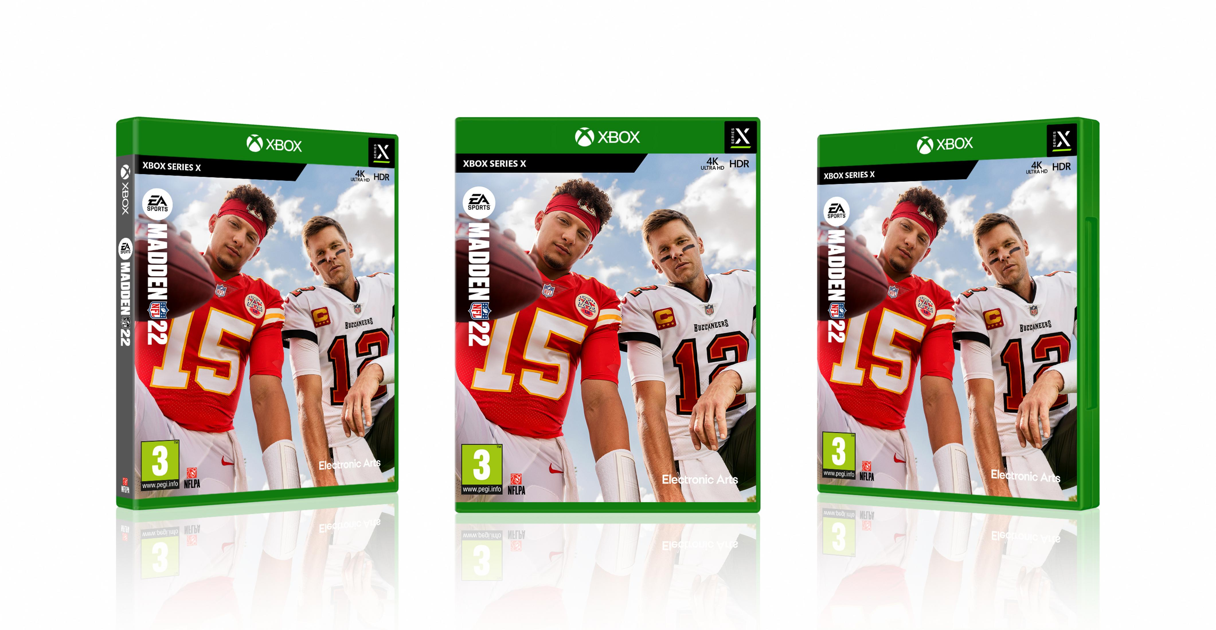 Tre scatole del gioco Madden 22 per Xbox Series X con i giocatori Patrick Mahomes e Tom Brady.
