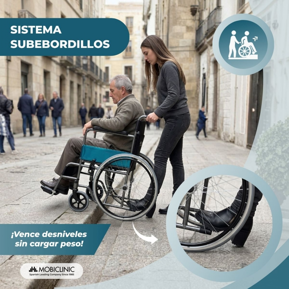 Una joven empuja a un anciano en silla de ruedas por una calle adoquinada.