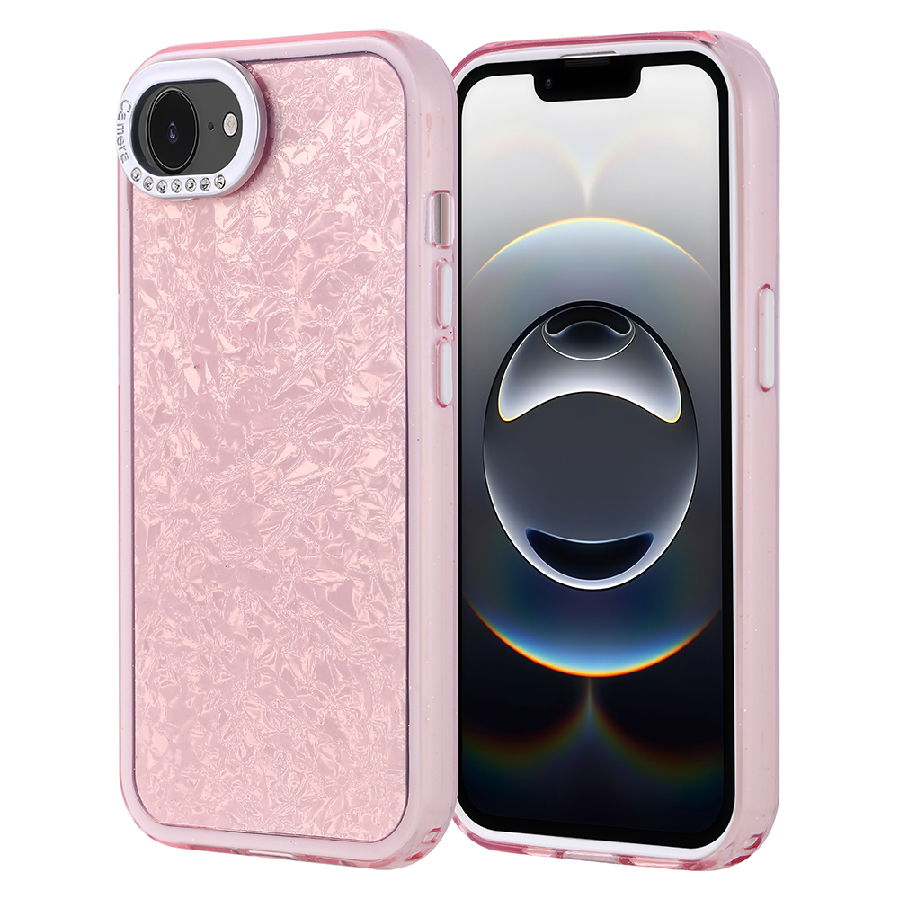 Doku kaplamalı arkası ve kamera kesimli pembe telefon kılıfı.