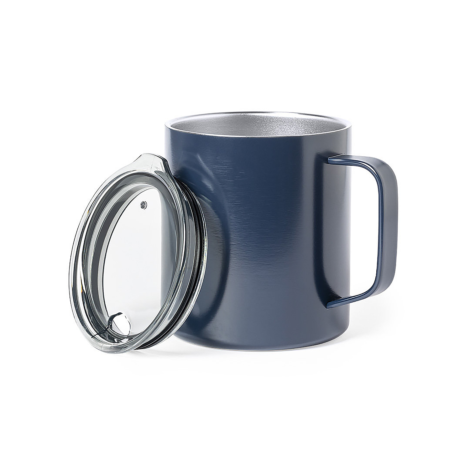 Una tazza blu navy con coperchio trasparente, su sfondo bianco.