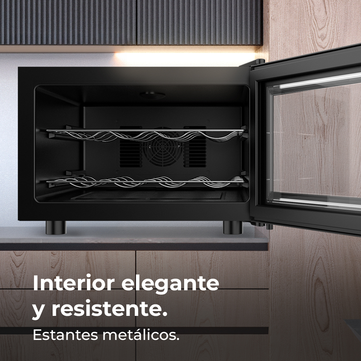 Un refrigeratore per vino nero con la porta aperta, che mostra rastrelliere metalliche.