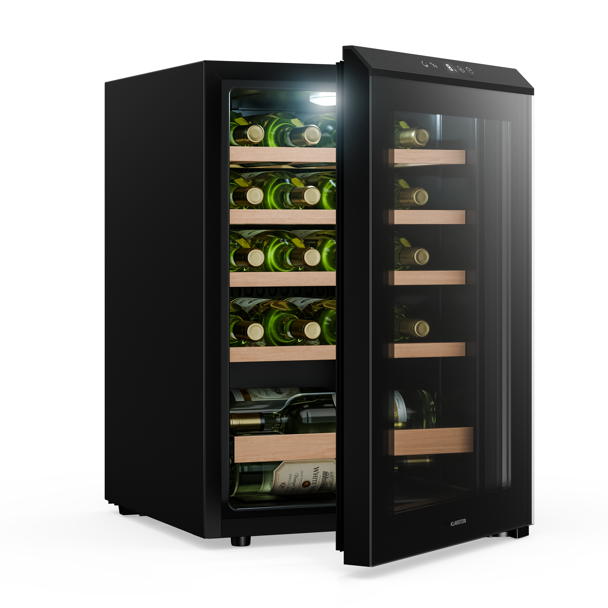 Una cantinetta per vino nera con porta in vetro, piena di bottiglie di vino verdi su ripiani in legno.