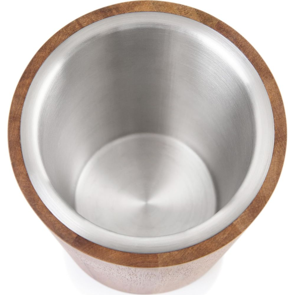 Un secchiello in legno con inserto in acciaio inox, visto dall'alto.