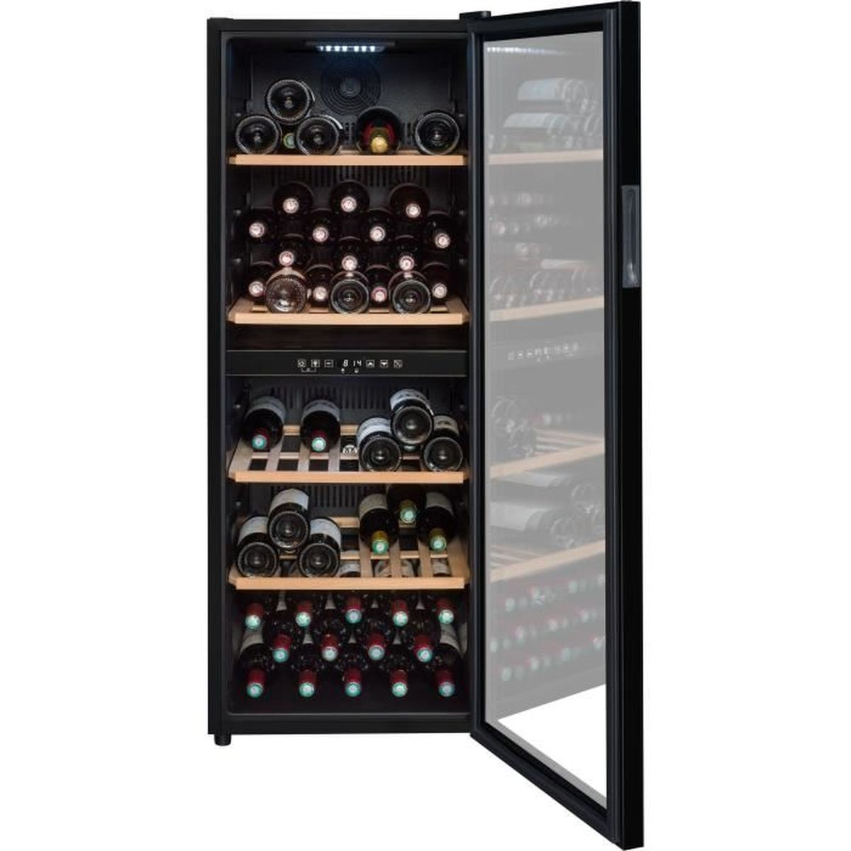 Una cantinetta vino nera con porta a vetro, piena di bottiglie su più ripiani.