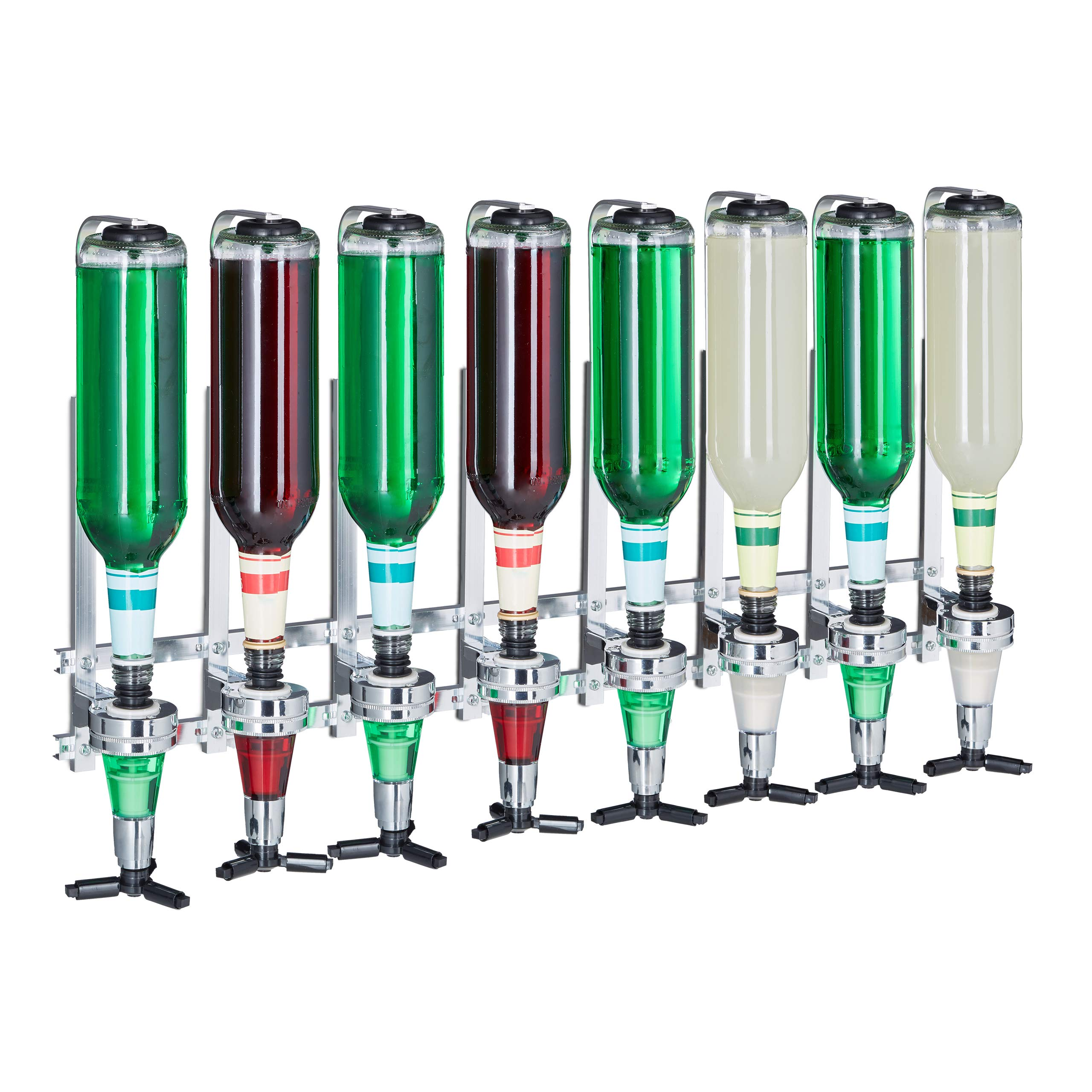 Un dispenser di liquori con otto bottiglie contenenti liquidi verdi, rossi e giallo pallido.