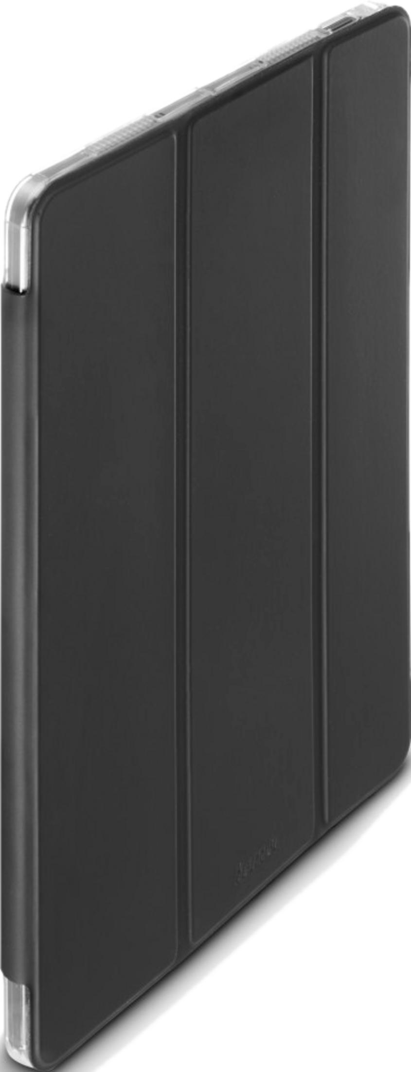 Un tablet nero con una copertina piegata, in piedi su uno sfondo bianco.