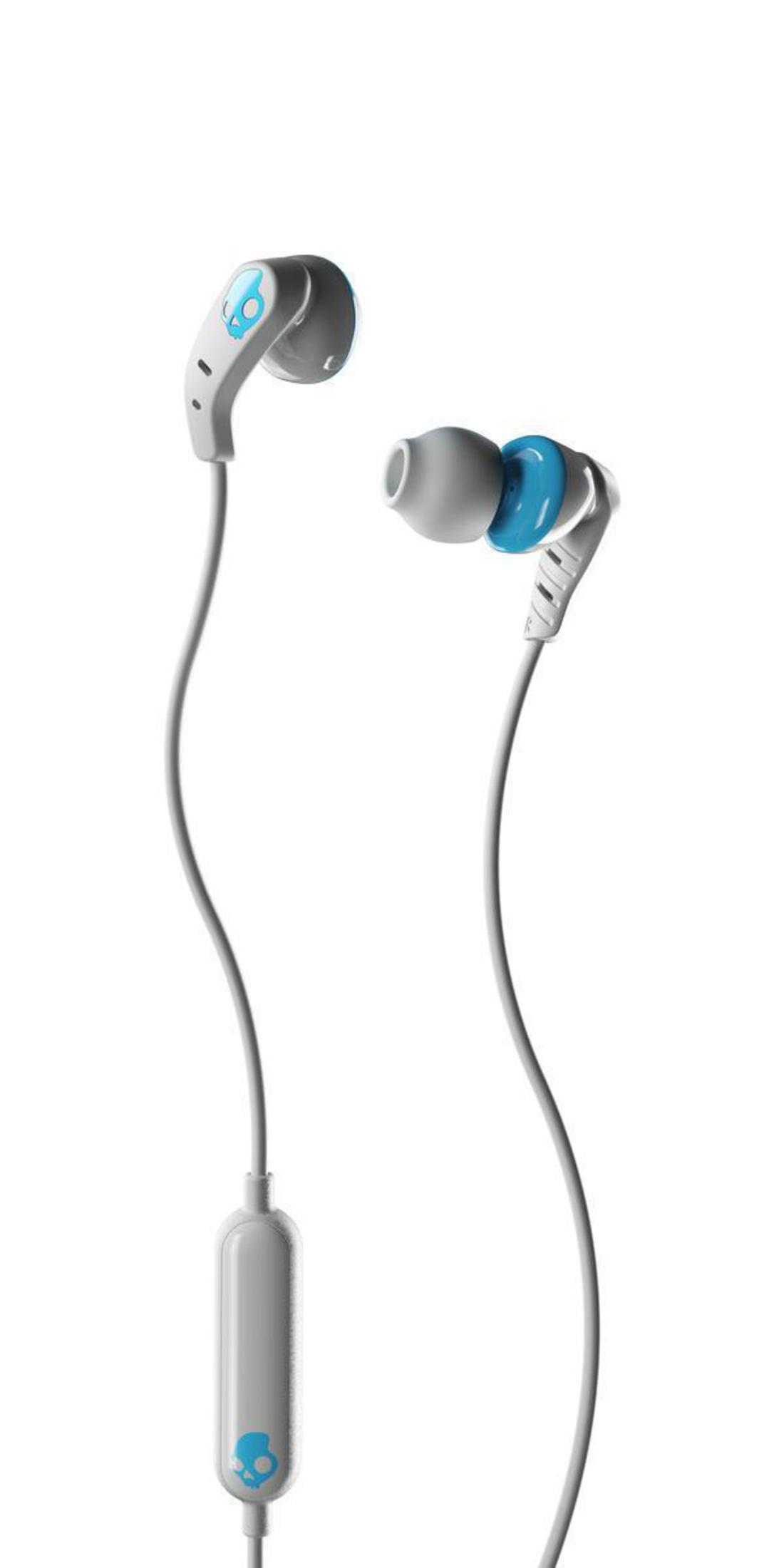 Weiße In-Ear-Kopfhörer mit blauen Akzenten und Skullcandy-Logo.
