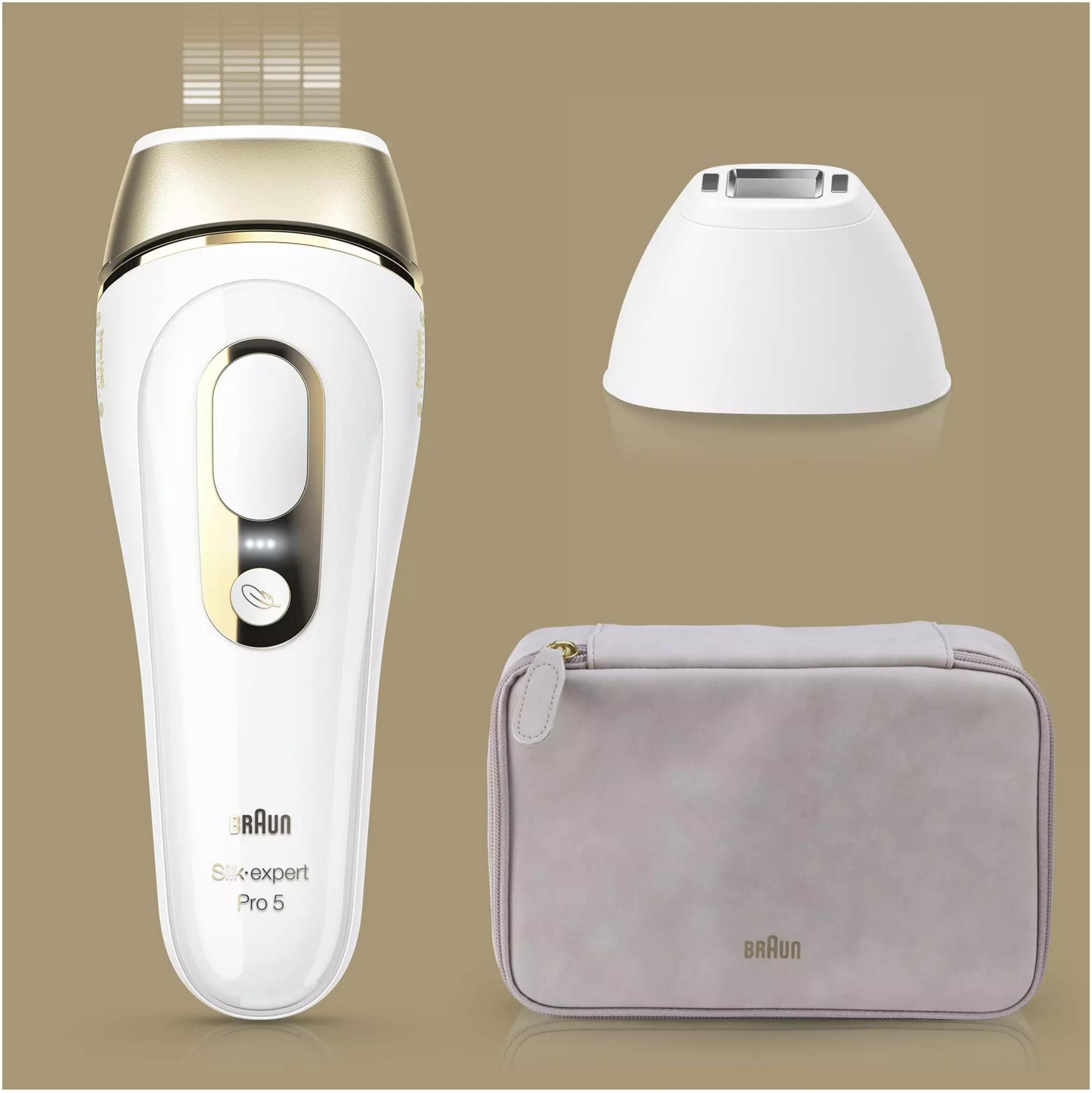 Altın aksanlı beyaz Braun Silk-expert Pro 5 epilatör, şarj istasyonu ve kılıfı.
