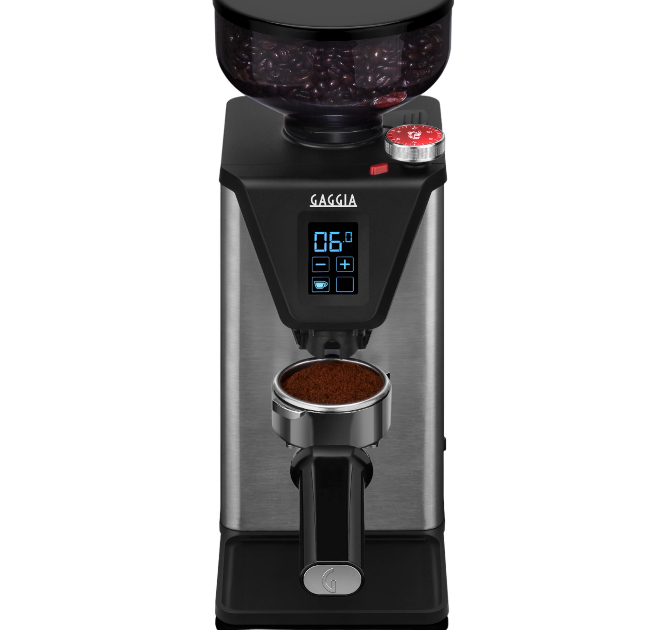 Eine Gaggia-Kaffeemühle mit Bohnenbehälter, digitalem Display und Siebträger mit Kaffeepulver.