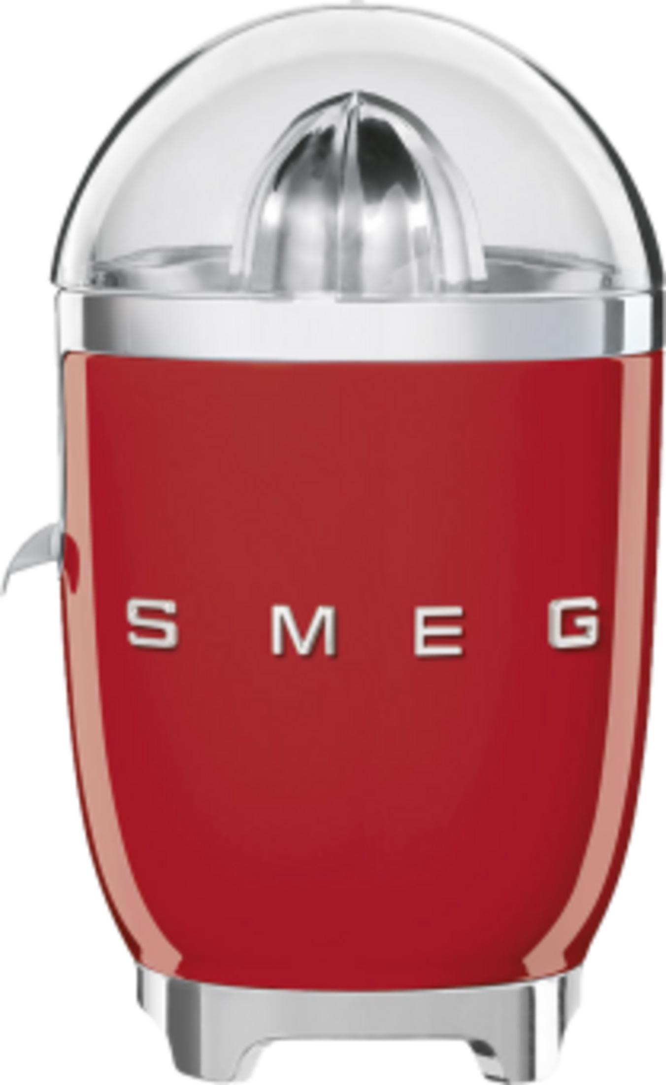 Un spremiagrumi Smeg rosso con accenti argentati e coperchio trasparente.