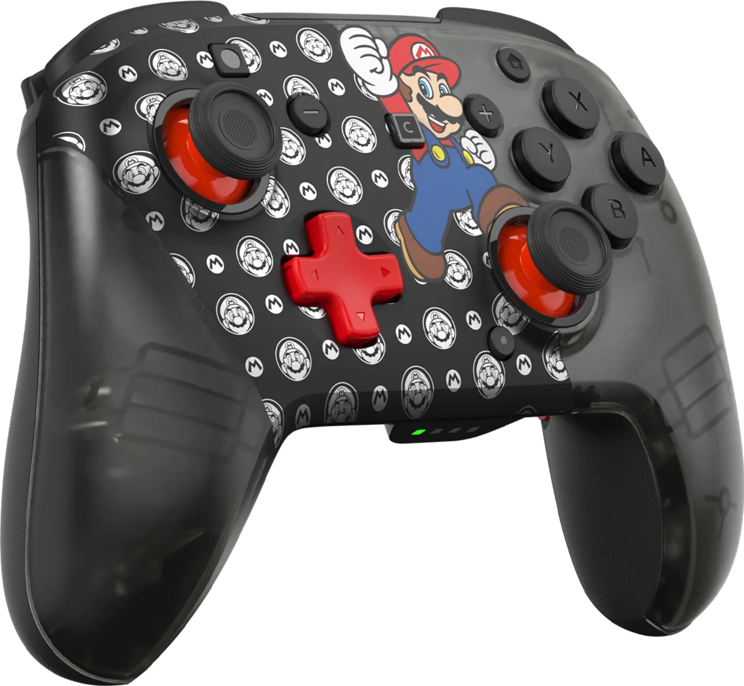 Un controller nero Nintendo Switch con grafica di Mario e motivo a monete.
