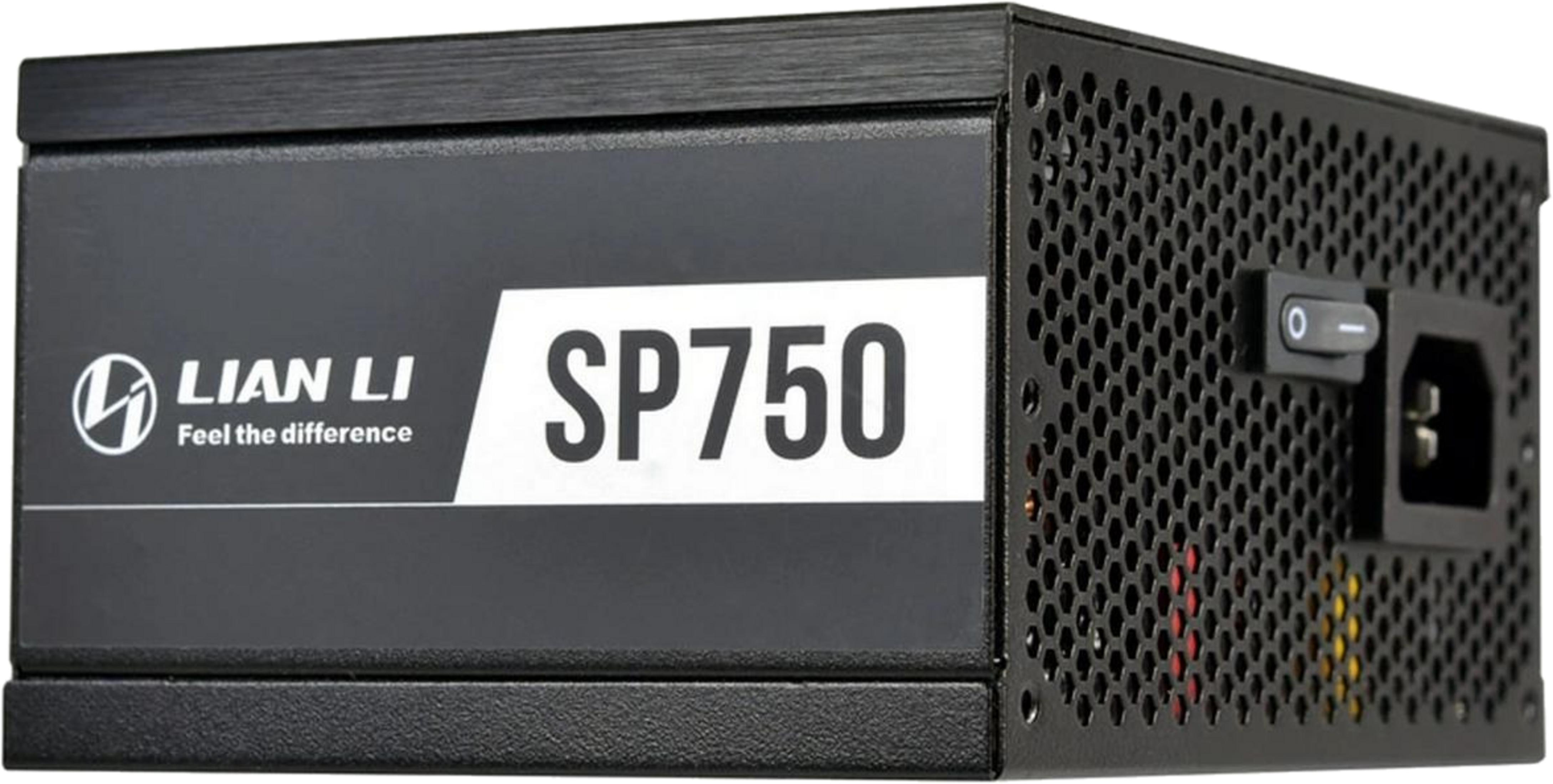 Fuente de alimentación Lian Li SP750 negra con rejilla y interruptor.