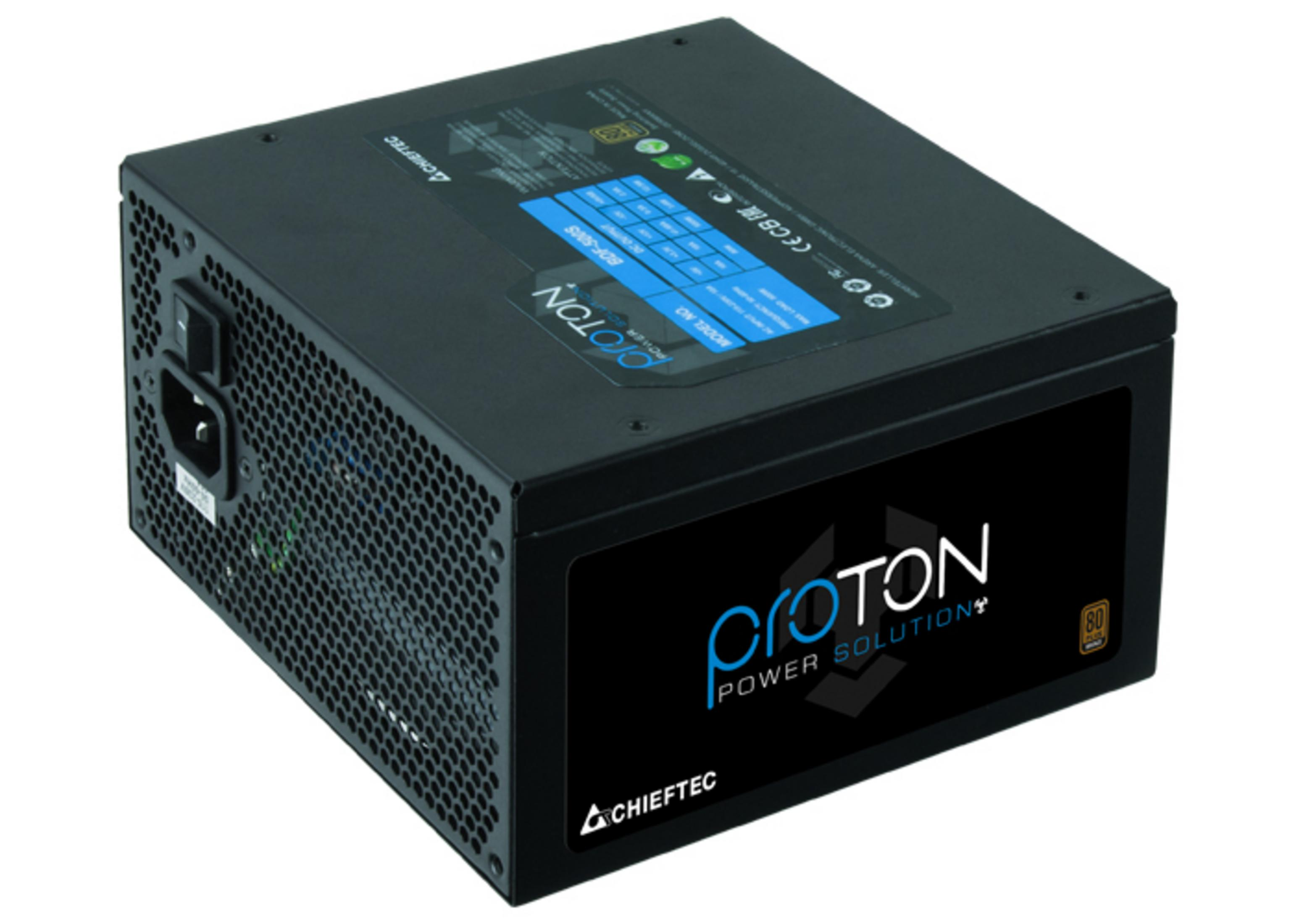 Alimentatore nero con griglia di ventilazione ed etichetta 'Proton Power Solution'.