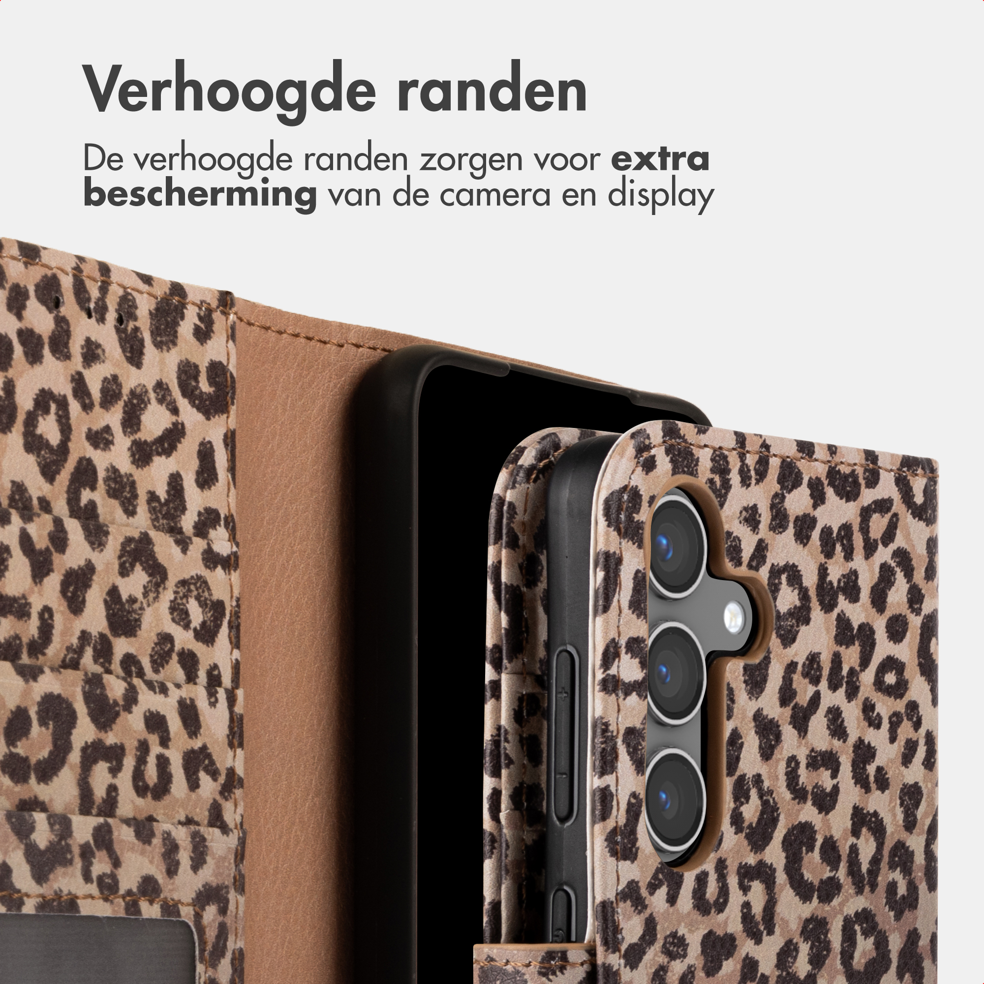 Custodia per telefono leopardata con ritaglio fotocamera e slot.