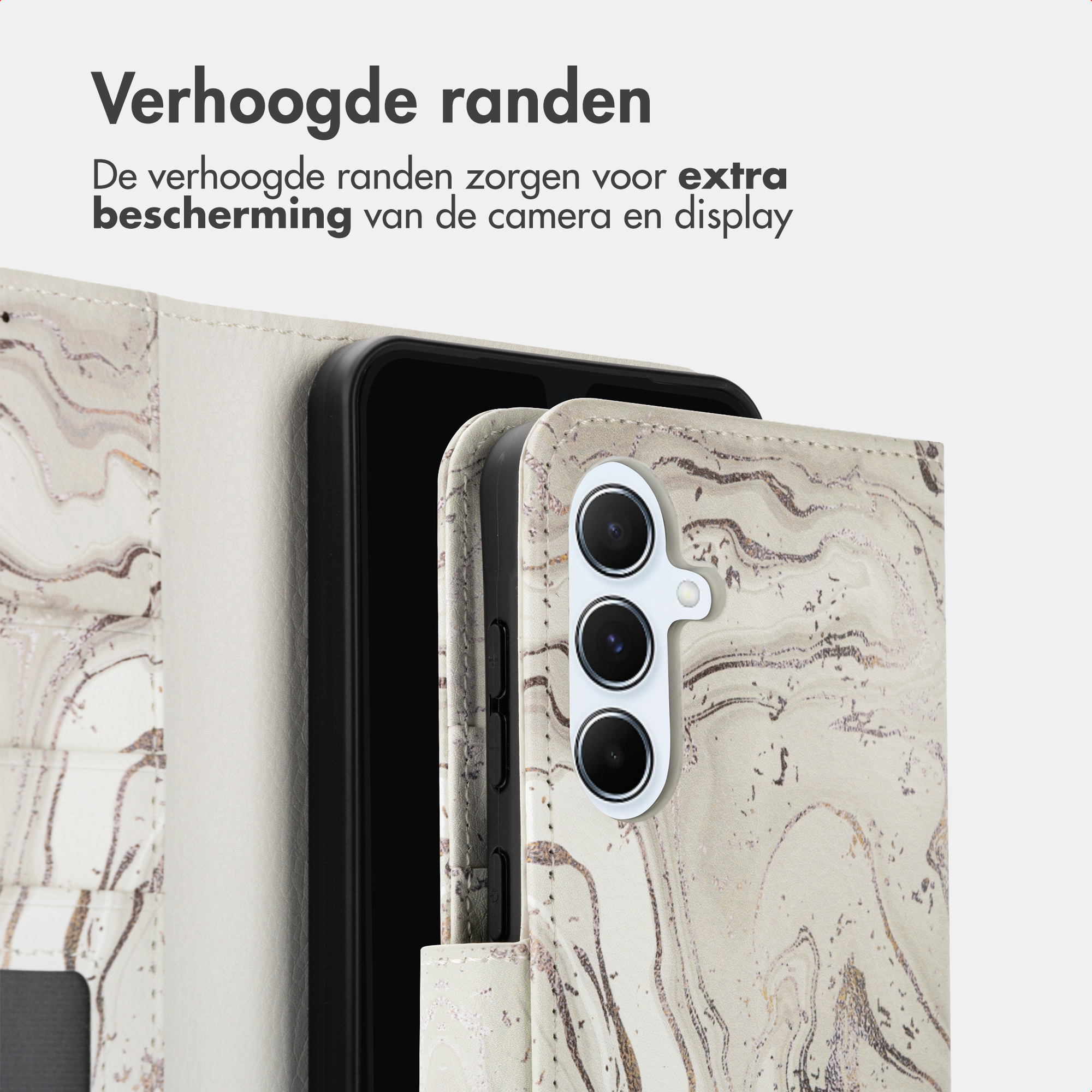 Un téléphone avec étui à motif marbre et bords surélevés protecteurs.