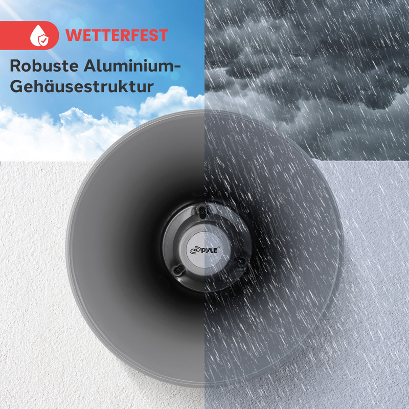 Wetterfester Lautsprecher mit Aluminiumgehäuse. Links blauer Himmel, rechts Regen.