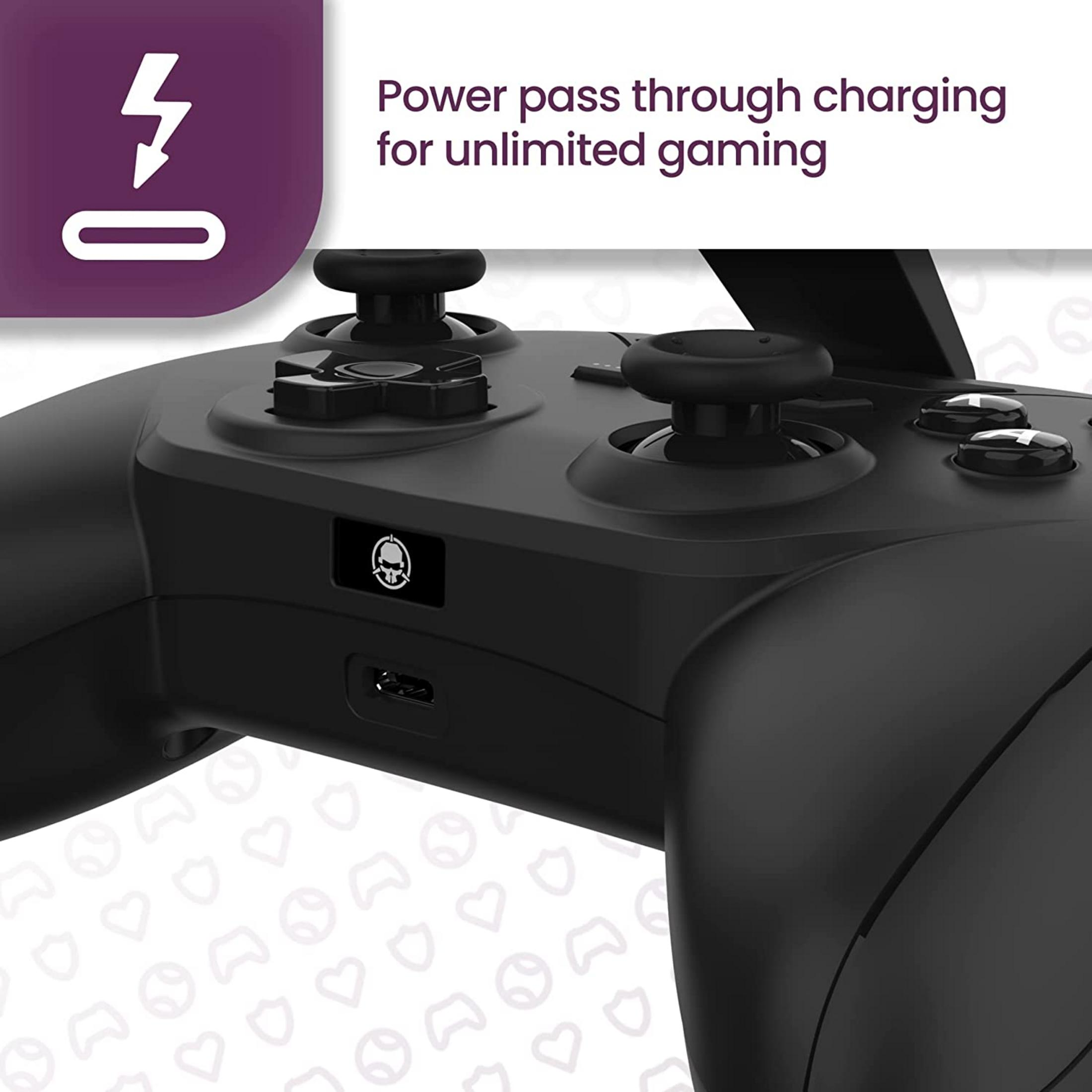 Schwarzer Controller mit Lade-Symbol und Text 'Power pass through charging'.