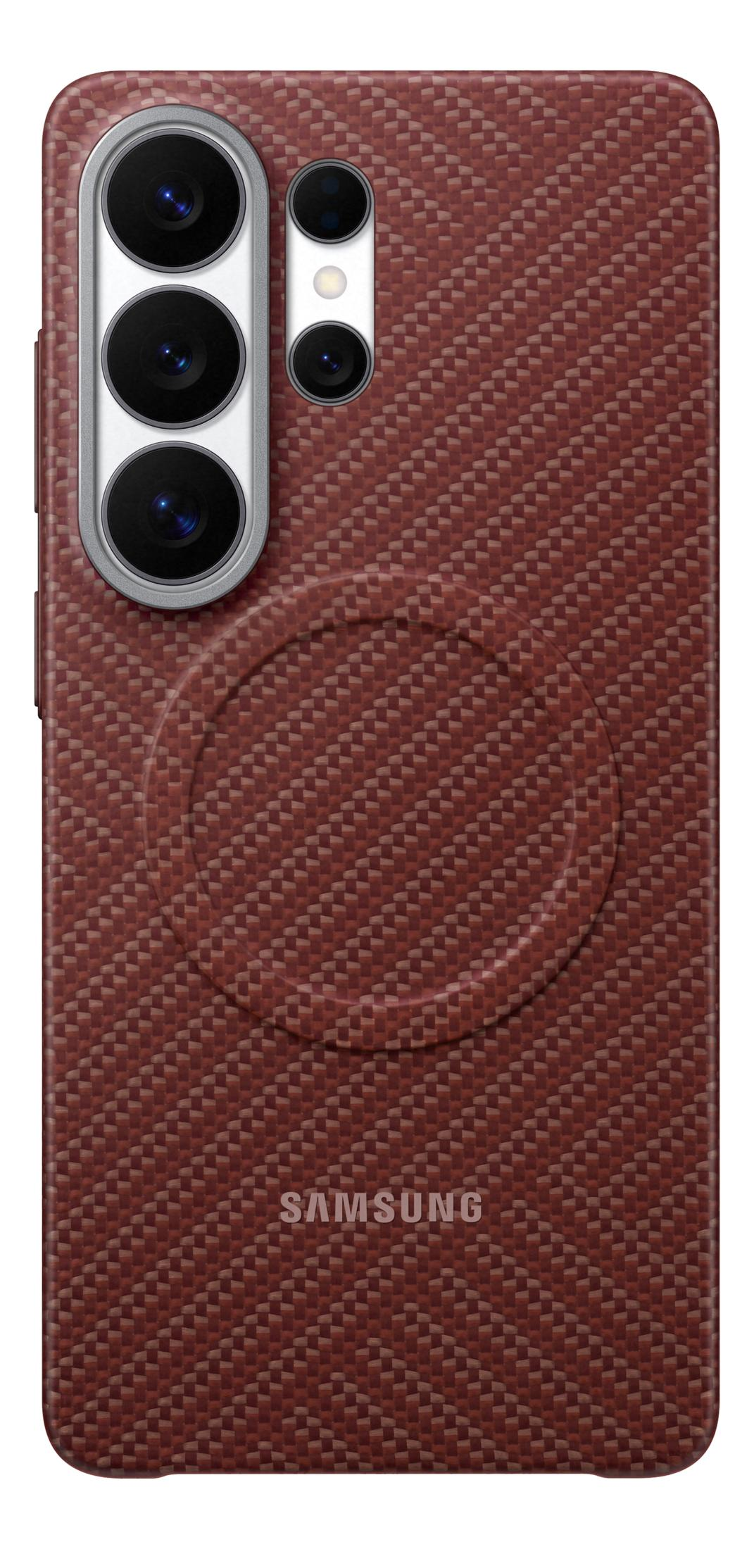 Rode telefoonhoes met koolstofpatroon, cameralenzen en Samsung-logo.