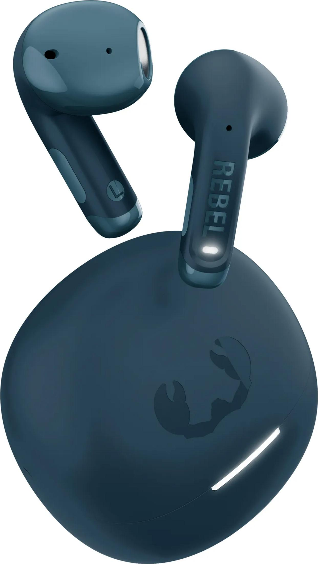 Dunkelblaue kabellose Kopfhörer und Ladehülle mit Skorpion-Logo.