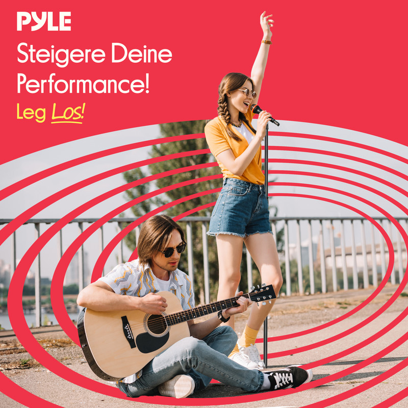 Mann spielt Gitarre, Frau singt ins Mikrofon. Roter Wirbel-Design im Vordergrund.