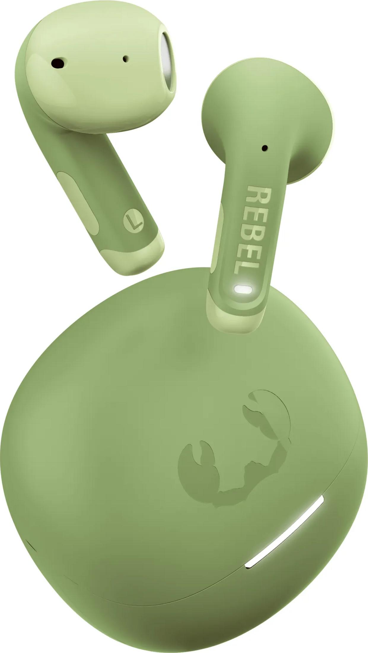 Grüne Ohrhörer und Ladehülle mit Logo.