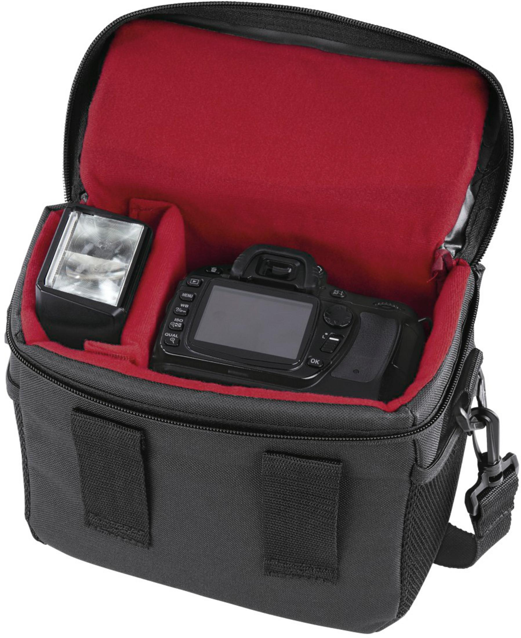 Zwarte cameratashoes met rode voering, met camera en flitser erin.