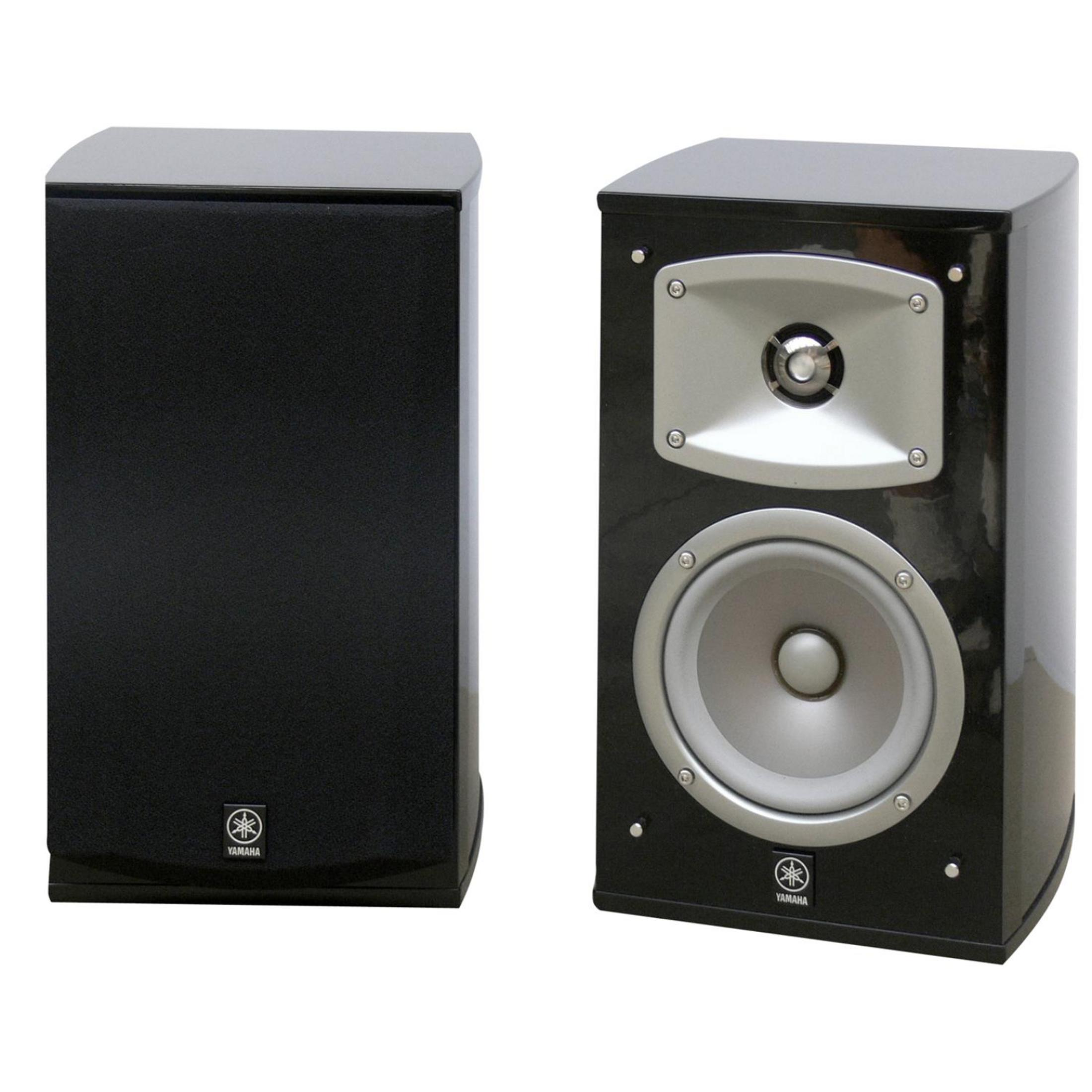 Izgarası çıkarılmış bir adet siyah Yamaha hoparlör, tweeter ve woofer gösteriyor.