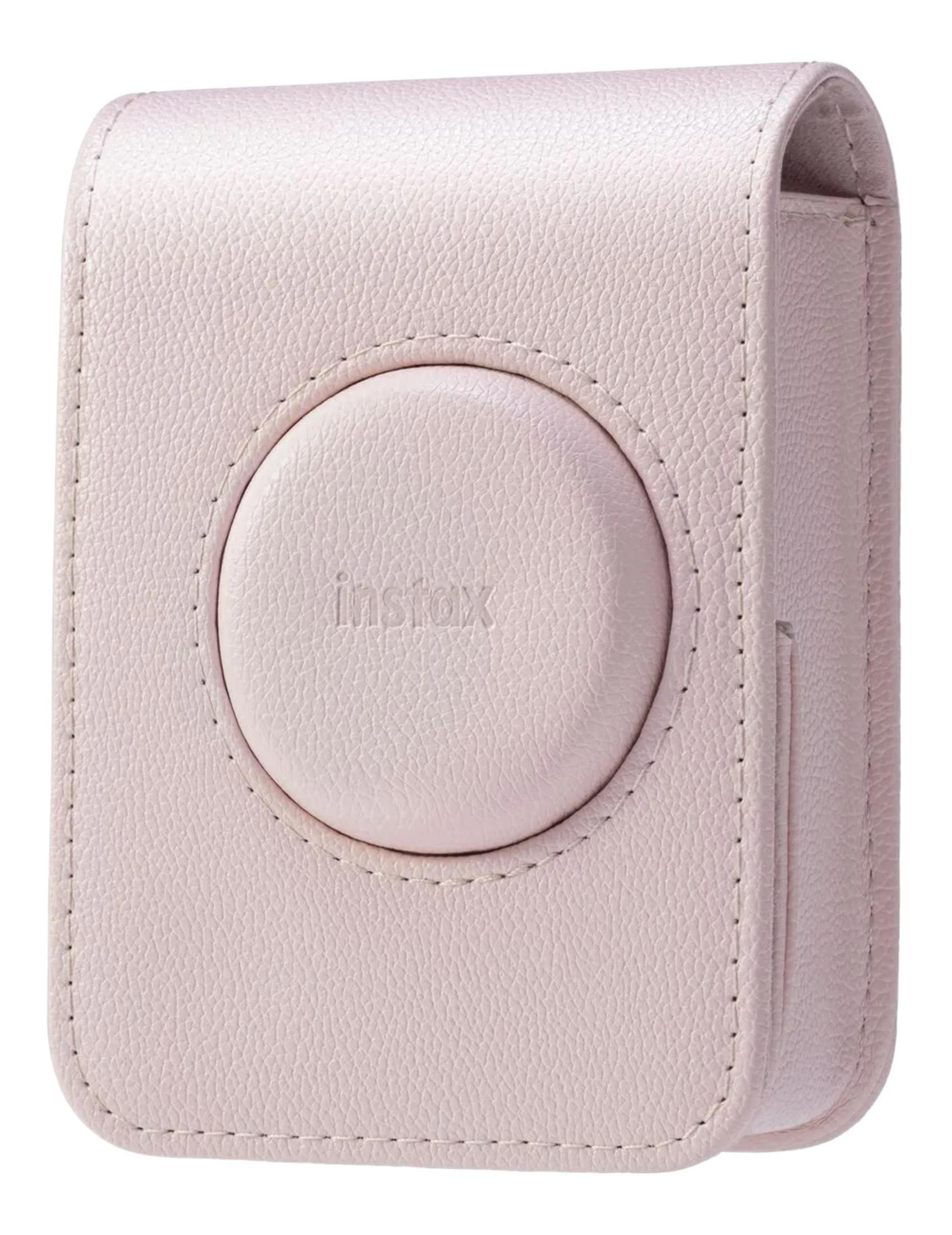Een lichtroze leren camerahoes met het 'Instax'-logo.