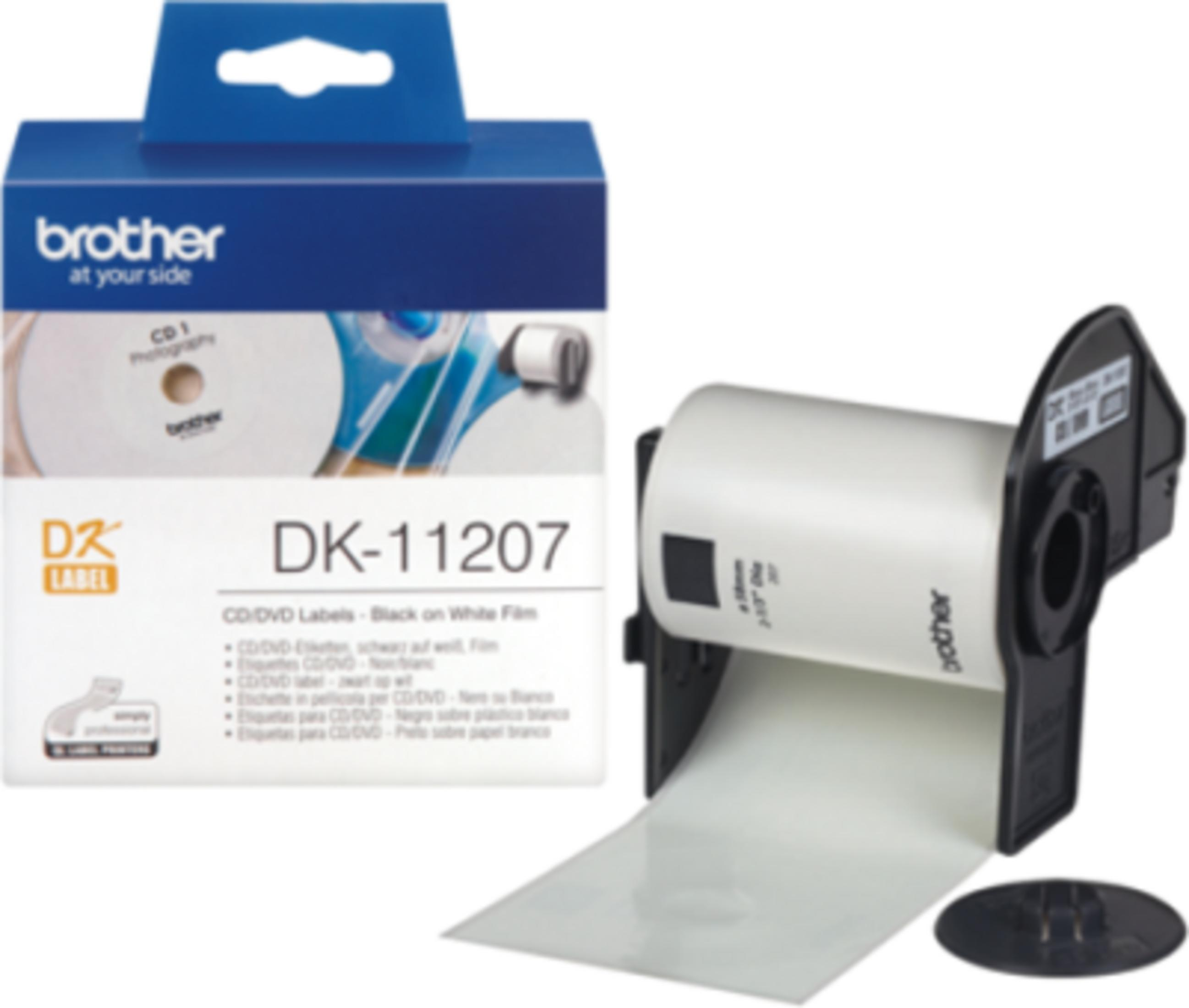 Etichette Brother DK-11207 CD/DVD su film bianco e un rotolo.