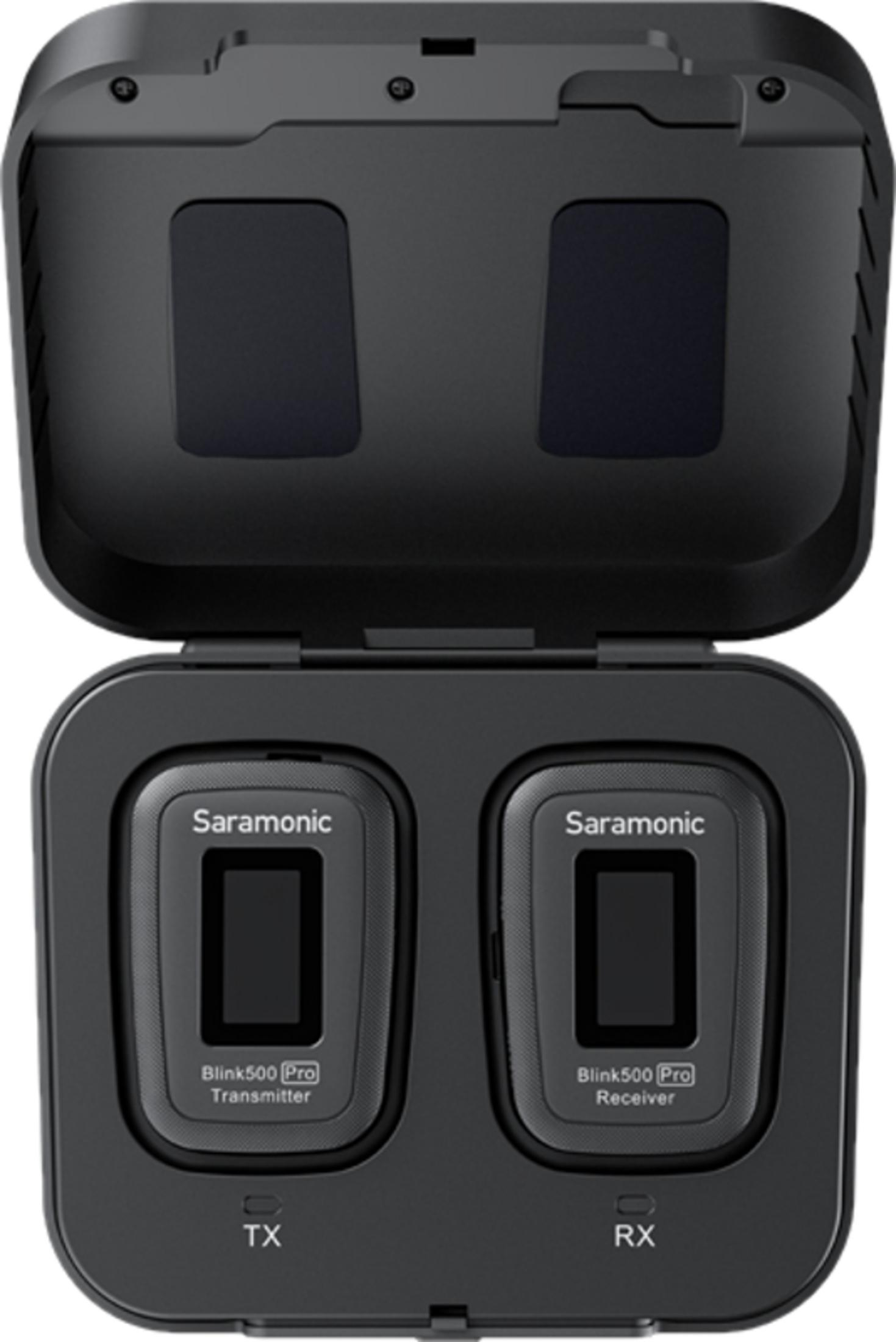 Ein schwarzes Ladecase mit zwei Saramonic Blink500 Pro Geräten.