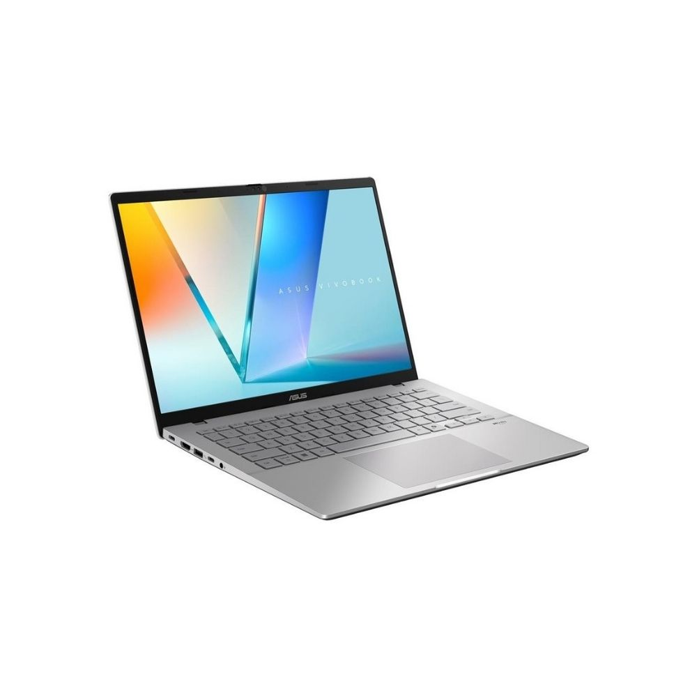 Gümüş renkli Asus Vivobook dizüstü bilgisayar beyaz arka plan üzerinde gösterilmektedir.