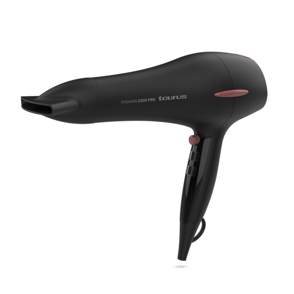 Secador de pelo negro con detalles rosas y controles.