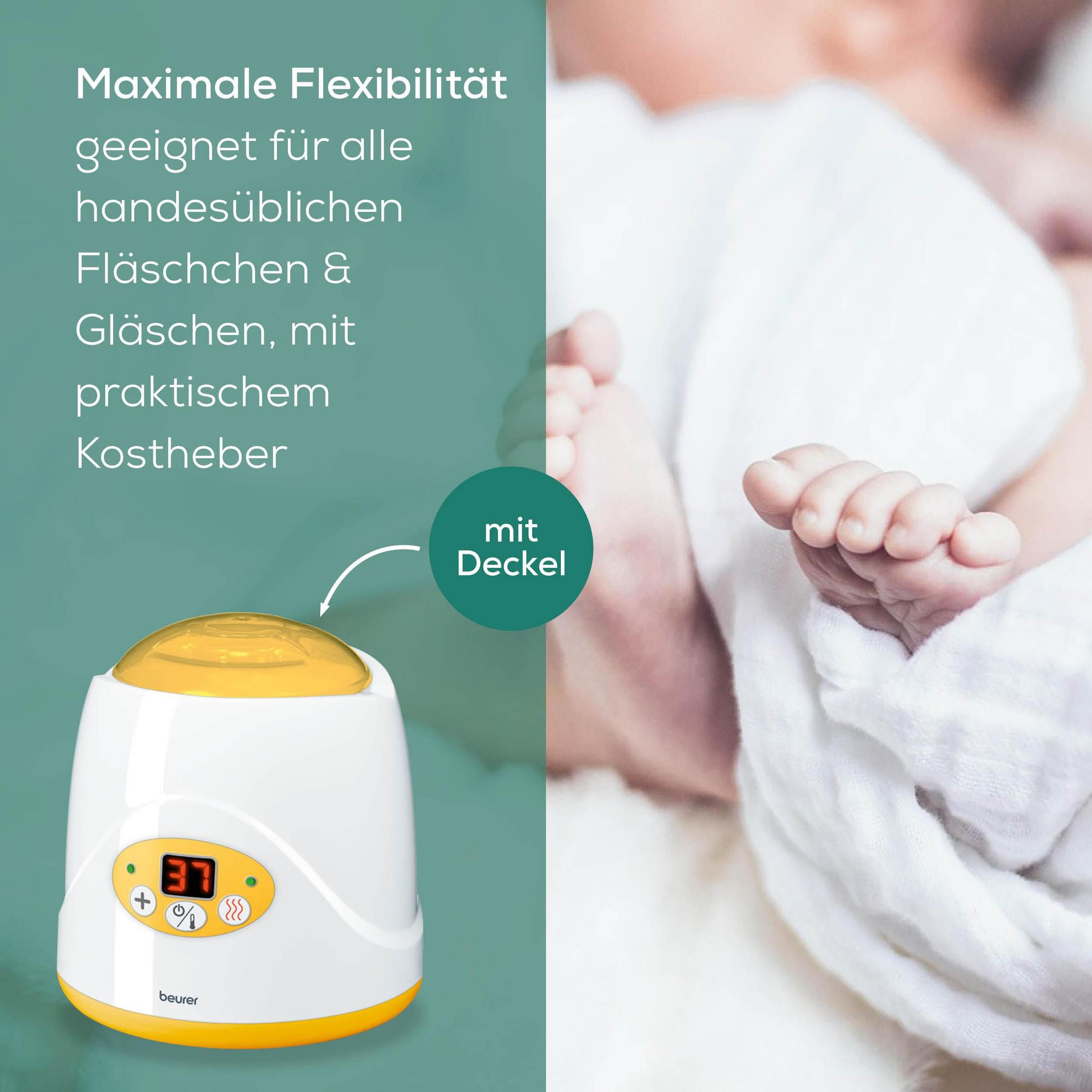 Un scaldabiberon bianco con parte superiore gialla e display digitale accanto al piede di un neonato.
