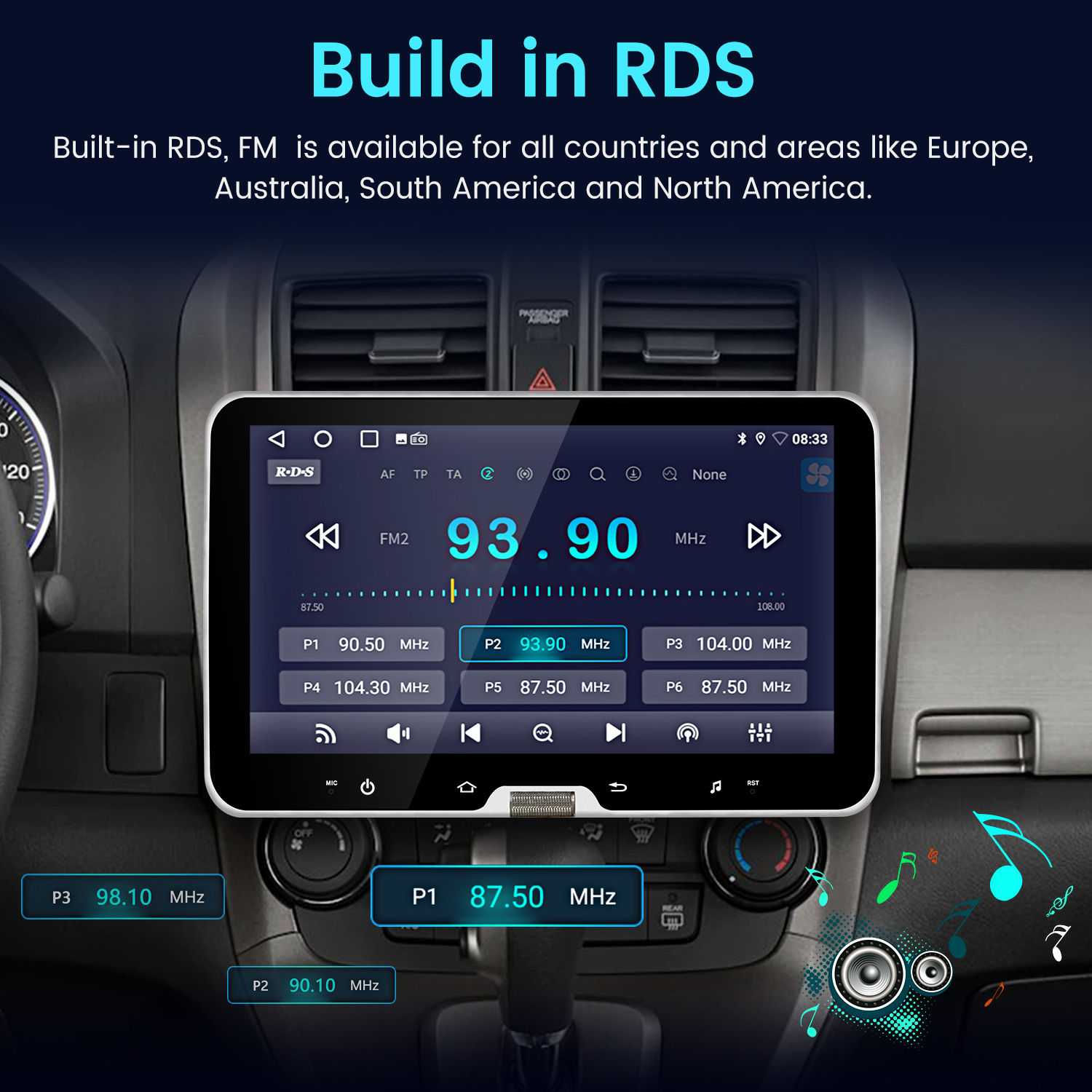 La pantalla de una radio de coche muestra FM 93,90 MHz con emisoras guardadas.