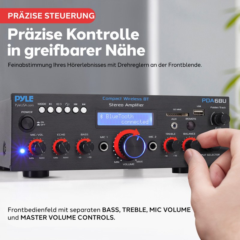 Ein schwarzer Stereo-Verstärker mit Drehreglern und einem blauen LCD-Bildschirm.