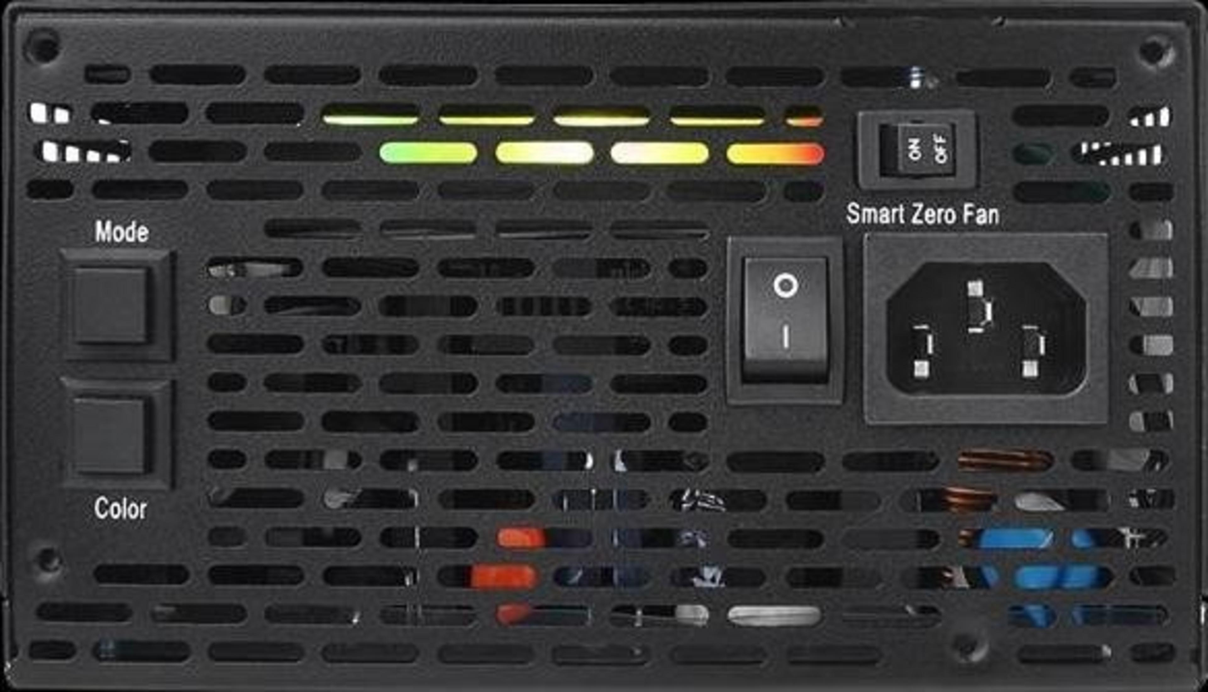 Retro di un alimentatore nero con prese d'aria, luci, interruttori e connettori.