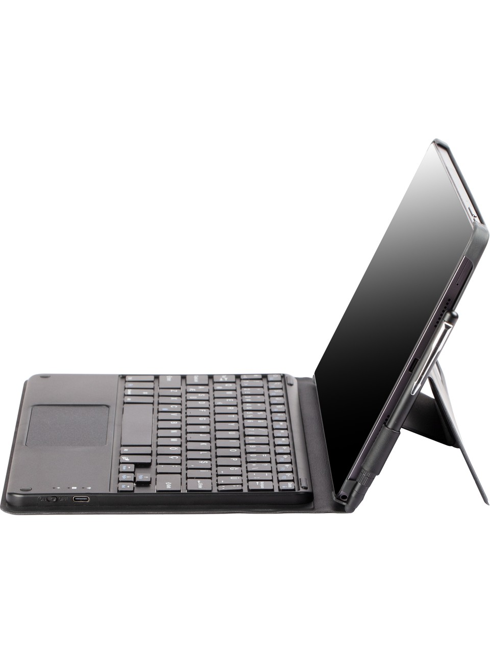 Yan taraftan görünen klavyeli siyah tablet kılıfı. Tutucuda kalem.