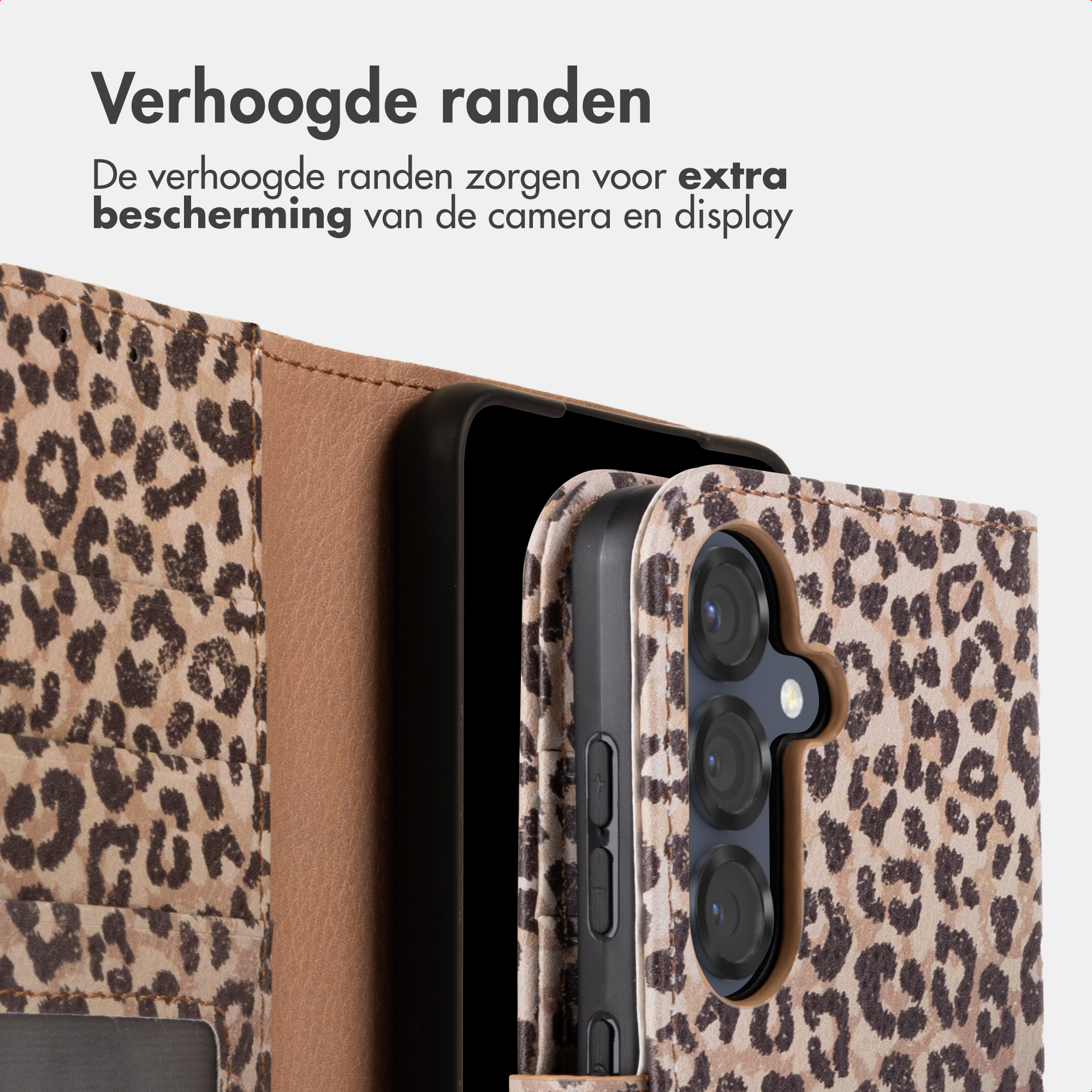 Custodia per telefono leopardata con bordi rialzati per proteggere fotocamera.