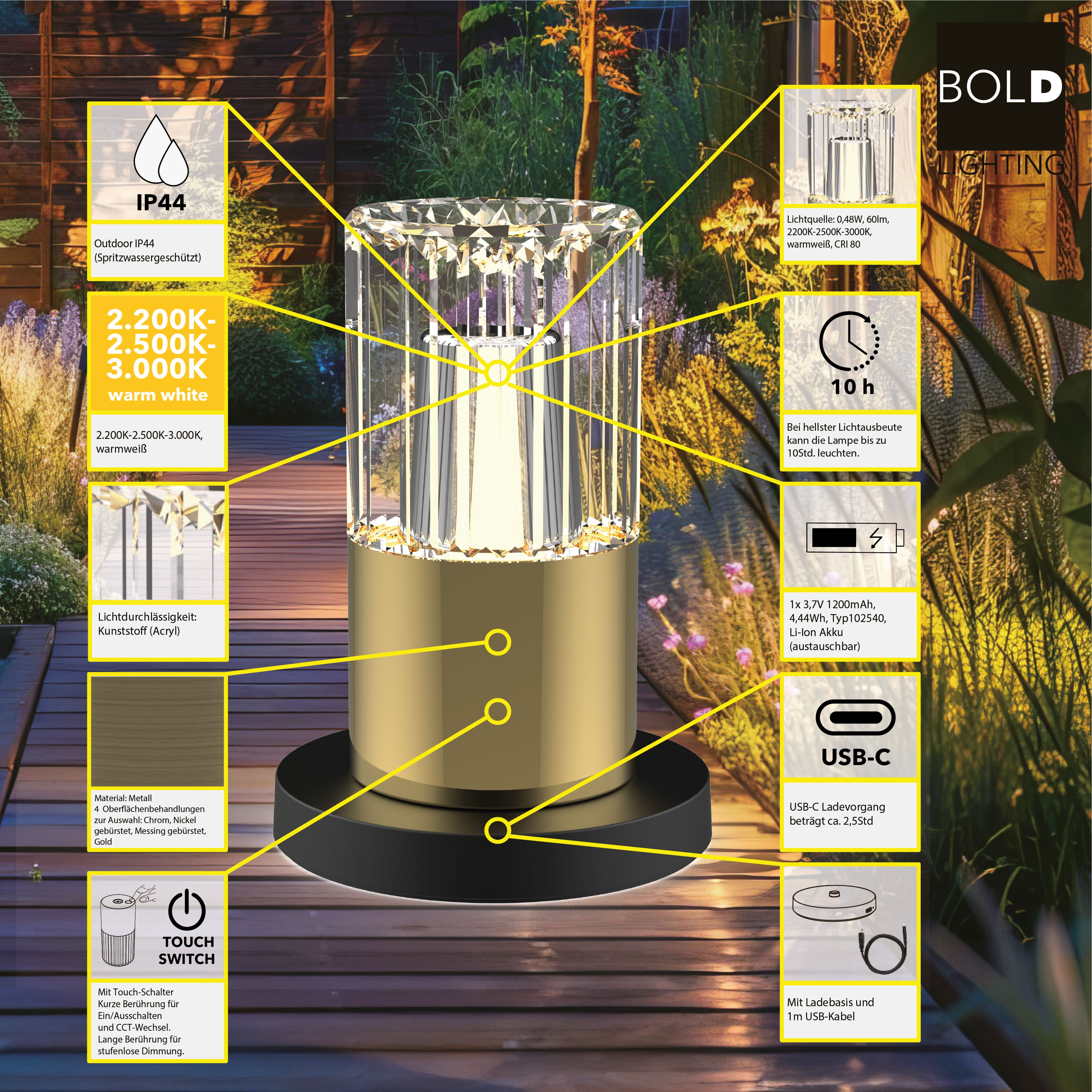Eine goldene Lampe mit Kristallschirm steht auf einem Holzdeck, mit Details zu IP44, Licht, Akku und USB-C.