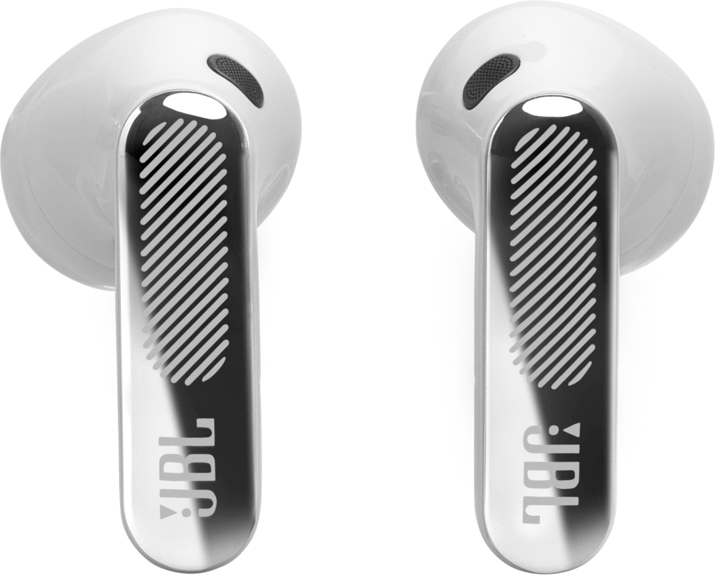 Due auricolari bianchi JBL con accenti argentati e motivo a strisce.