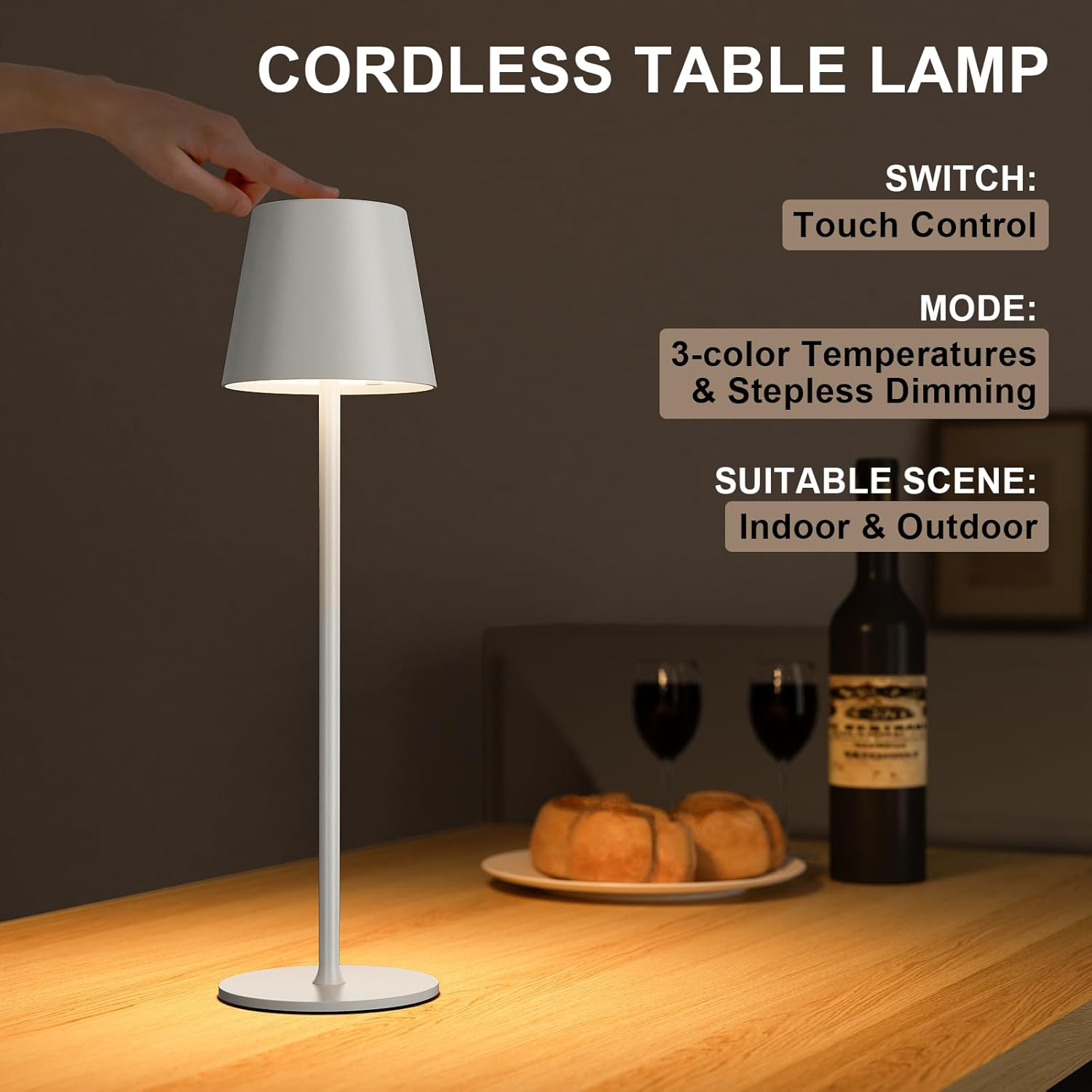 Eine weiße kabellose Tischlampe mit Touch-Steuerung steht auf einem Holztisch.