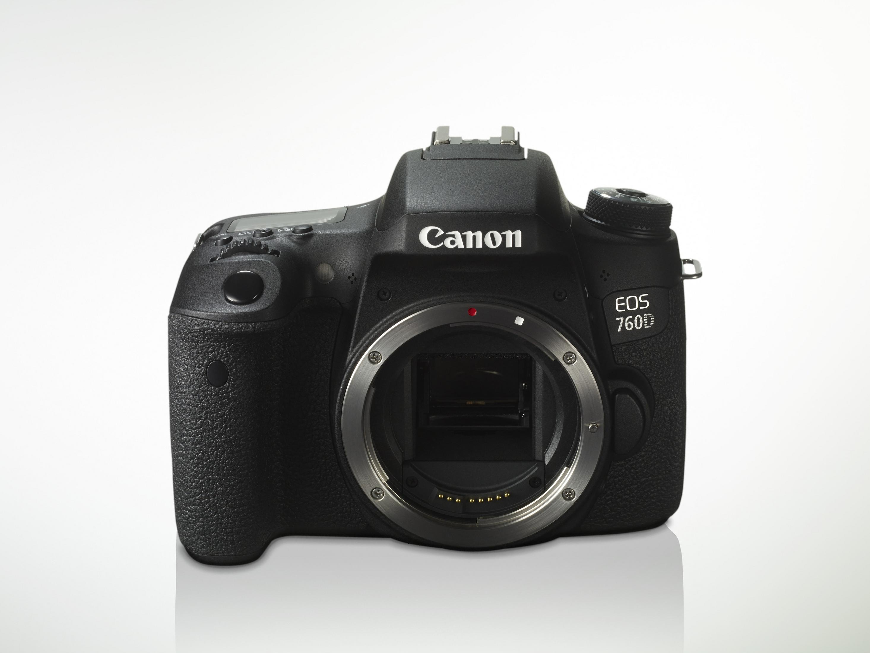 Eine schwarze Canon EOS 760D Digitalkamera mit Objektivanschluss.
