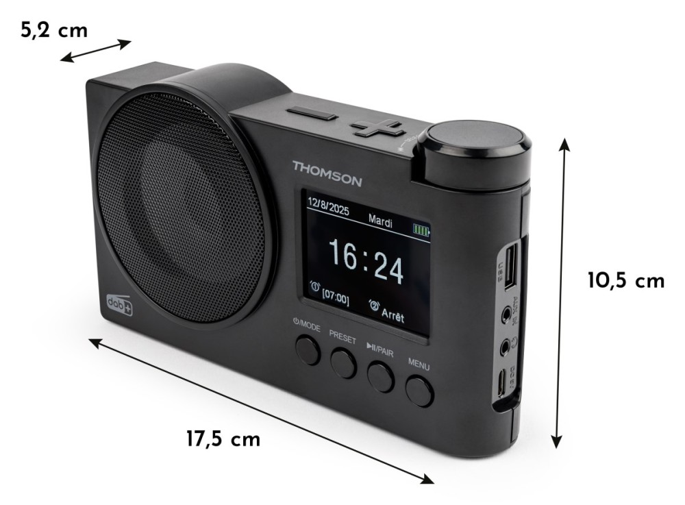 Radio Thomson DAB+ nera con display digitale, altoparlante e porte USB. Dimensioni indicate.